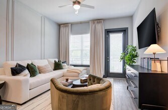 1100 Industrial Blvd in Sugar Hill, GA - Foto de edificio - Building Photo