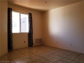 3681 Melonies Dr in Las Vegas, NV - Building Photo - Building Photo