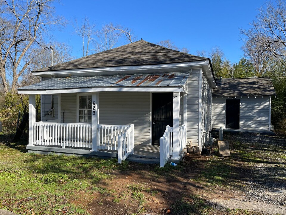 629 Wright St in Griffin, GA - Foto de edificio