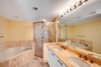 510 NW 84th Ave in Plantation, FL - Building Photo - Building Photo