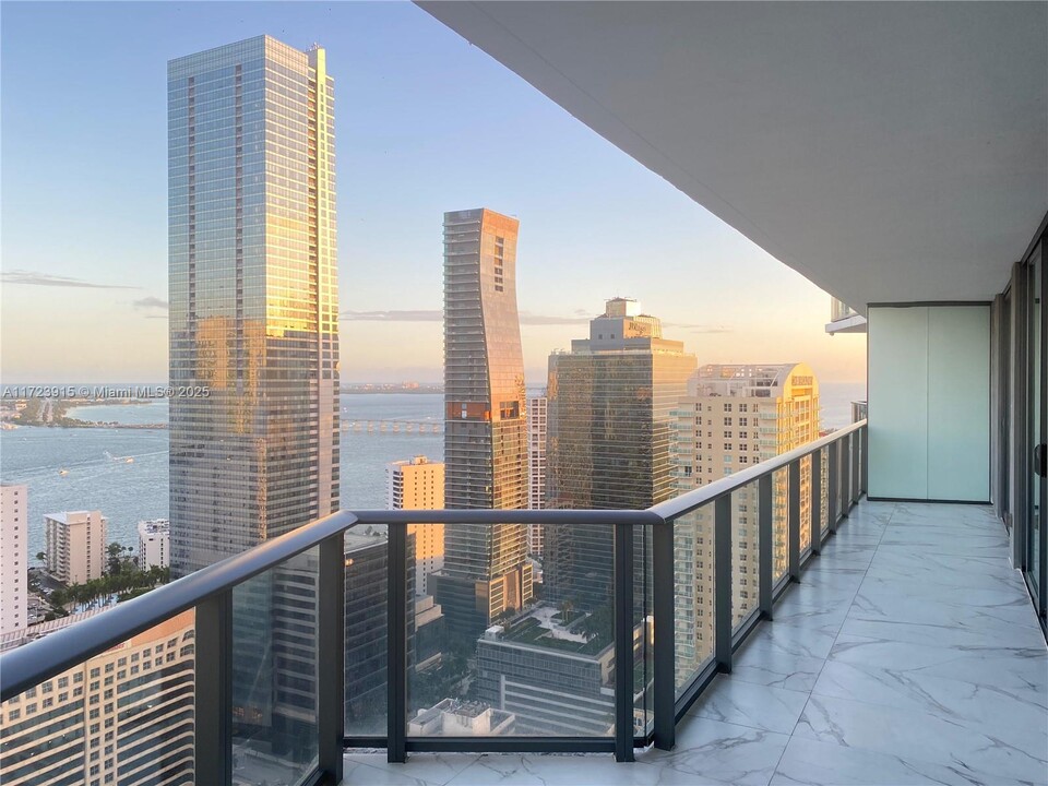 1300 S Miami Ave, Unit 3702 in Miami, FL - Building Photo