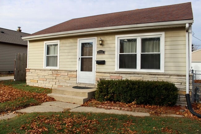 property at 3754 E Denton Ave