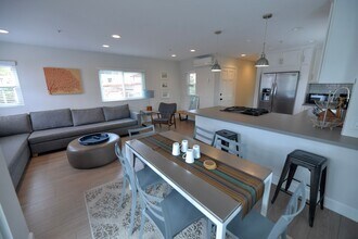 259 Avenida Granada in San Clemente, CA - Building Photo - Building Photo