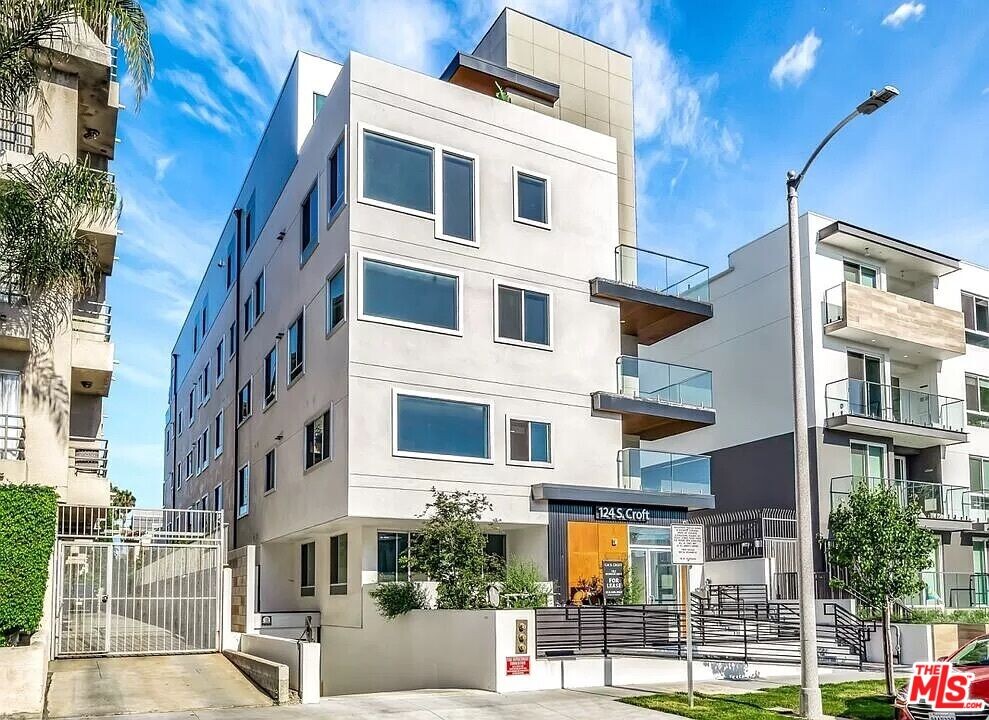 124 S Croft Ave-Unit -101 in Los Angeles, CA - Building Photo