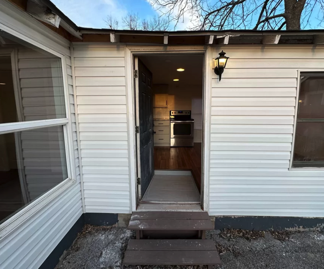 property at 515 E Main St