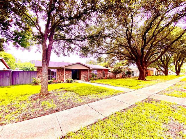 427 Cambridge Dr in Richardson, TX - Building Photo - Building Photo