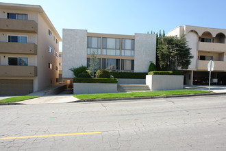 611 E Orange Grove in Burbank, CA - Building Photo - Building Photo