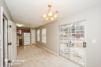 1601 Hallmark Hills Dr in Griffin, GA - Foto de edificio - Building Photo