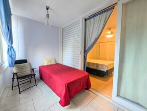 425 Ena Rd, Unit Kalia in Honolulu, HI - Foto de edificio - Building Photo