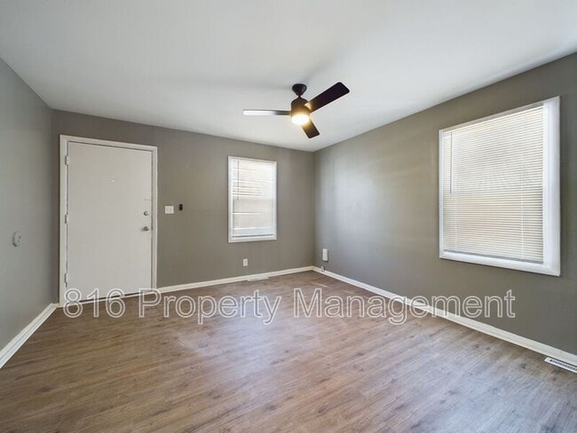 7911 E 51st St in Kansas City, MO - Building Photo - Building Photo