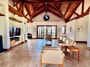 250 Akia Pl in Lahaina, HI - Building Photo - Building Photo