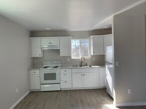 727 Ruth St, Unit Private apartment in Prescott, AZ - Building Photo - Building Photo