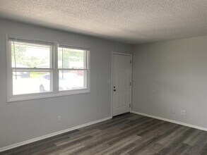 6309 E Piccadilly Rd in Muncie, IN - Building Photo - Building Photo