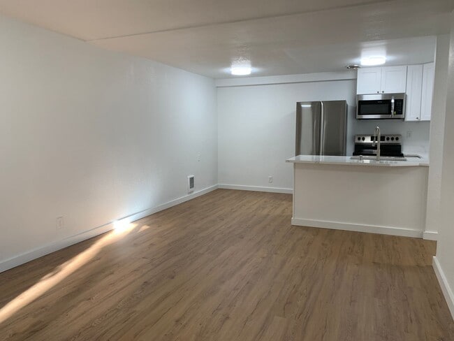 6525 24th Ave NW in Seattle, WA - Building Photo - Building Photo
