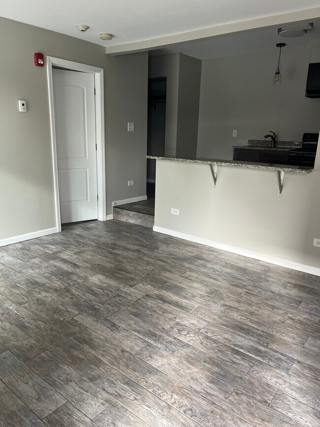 7501 SW Hwy in Worth, IL - Building Photo - Building Photo