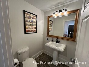 Furnished 5 Bedroom, 3.5 Bath Home in Sioux Falls, SD - Foto de edificio - Building Photo