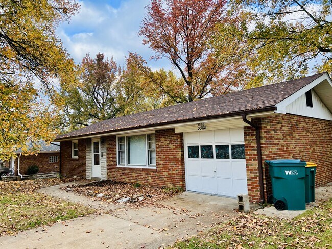 9968 Northampton Dr in St. Louis, MO - Building Photo - Building Photo