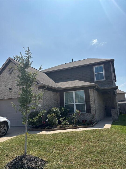 15011 Darby Retreat Ln in Cypress, TX - Building Photo
