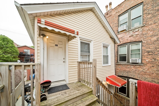 1431 W Flournoy St, Unit # 02R in Chicago, IL - Building Photo - Building Photo