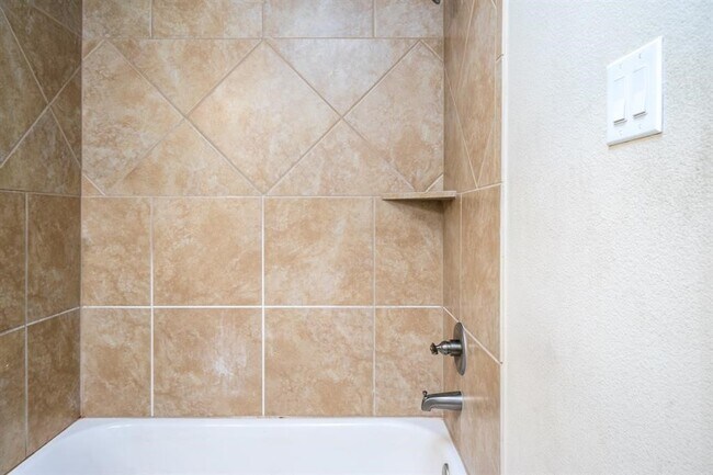 1906 Howth Ave in Houston, TX - Building Photo - Building Photo