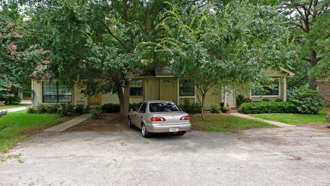 1601 Coombs Dr in Tallahassee, FL - Building Photo - Building Photo