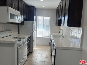 1024 N Stanley Ave in West Hollywood, CA - Building Photo - Building Photo