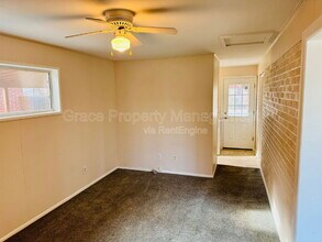 411 S Simms St in Lakewood, CO - Building Photo - Building Photo