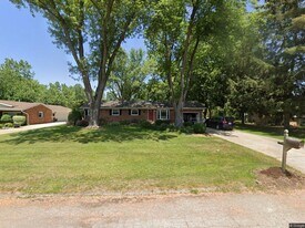 1382 Burrwood St in Temperance, MI - Building Photo