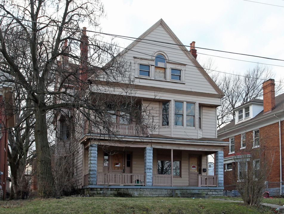 1829 Clarion Ave in Cincinnati, OH - Foto de edificio