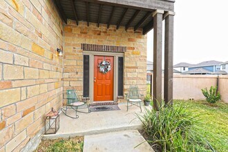 303 Rockpile Creek Ln in Laredo, TX - Building Photo - Building Photo
