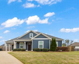 827 Berkshire Ct in Auburn, AL - Building Photo