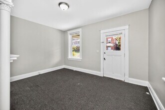 2359 Stratford Ave in Cincinnati, OH - Building Photo - Building Photo