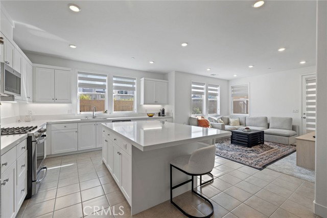 236 Yerba in Irvine, CA - Building Photo - Building Photo