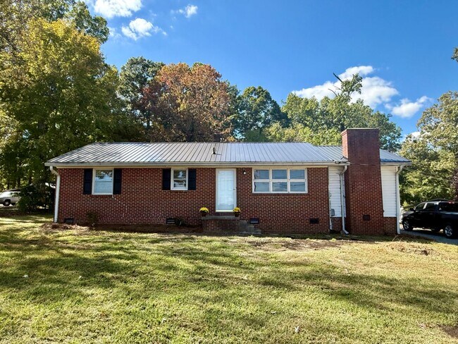 3015 County Farm Rd in Gibsonville, NC - Building Photo - Building Photo