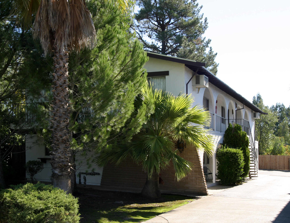 884 Solano Ave in Sonoma, CA - Building Photo