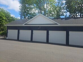 138 Boston Post Rd in East Lyme, CT - Building Photo - Building Photo