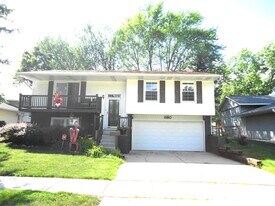 680 White Pine Rd in Buffalo Grove, IL - Building Photo