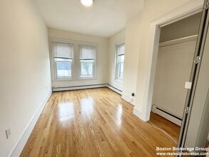 92 L St, Unit 3 in Boston, MA - Building Photo - Building Photo