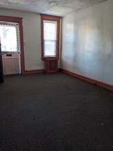 5252 Oakland St in Philadelphia, PA - Foto de edificio - Building Photo