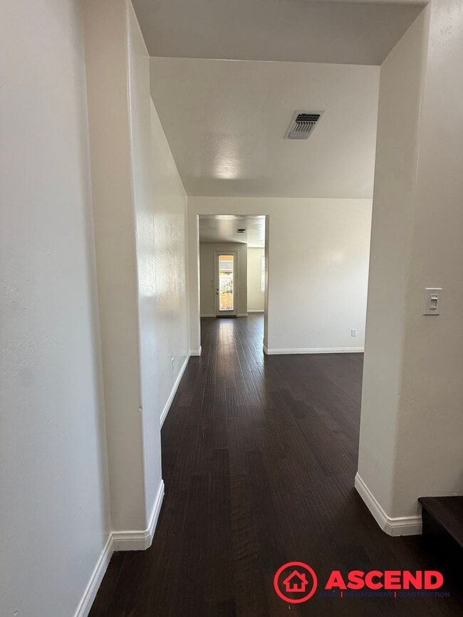 8315 Bantam St in Bakersfield, CA - Building Photo - Building Photo