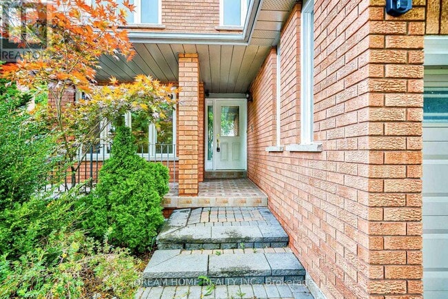 24 Muster Ct in Markham, ON - Building Photo - Building Photo