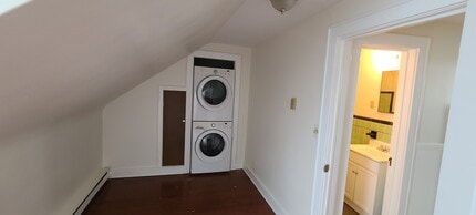 40 Central Ave, Unit 2 Fifth Floor in Albany, NY - Building Photo - Building Photo