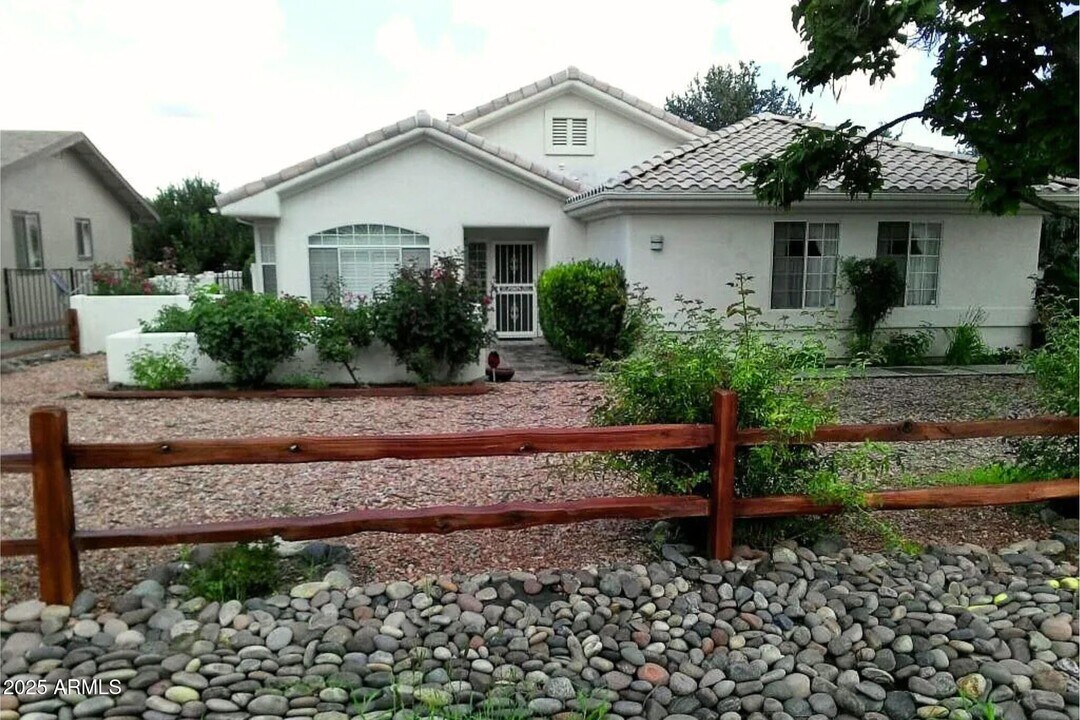 11900 E Powderhorn Pass in Dewey, AZ - Building Photo