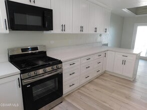 559 Stoney Peak Ct in Simi Valley, CA - Building Photo - Building Photo