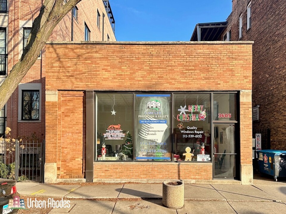 3605 N Damen Ave, Unit M05B in Chicago, IL - Building Photo