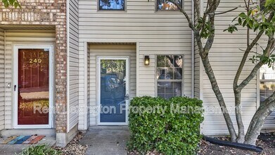 3175 Kirklevington Dr in Lexington, KY - Building Photo - Building Photo