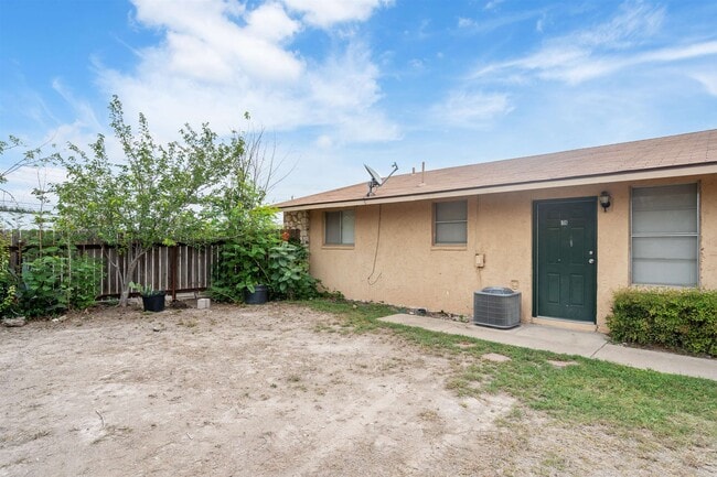 710 W Cantu Rd in Del Rio, TX - Building Photo - Building Photo