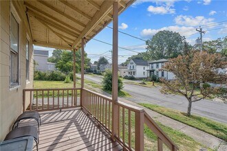 117 W Schuyler St in Oswego, NY - Building Photo - Building Photo