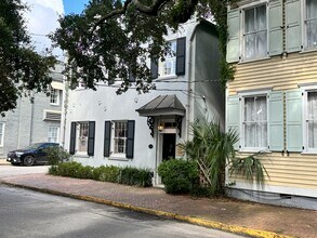 20 Houston St, Unit Apt 2 in Savannah, GA - Building Photo - Building Photo