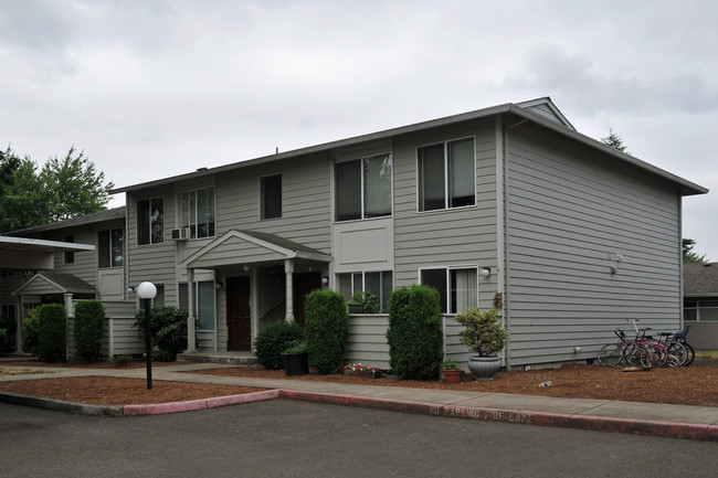 Maple Terrace Apartments in Canby, OR - Foto de edificio - Building Photo